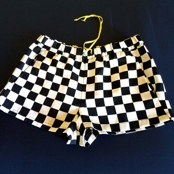 Zara Basic Checkered Short - Picture 1 of 5